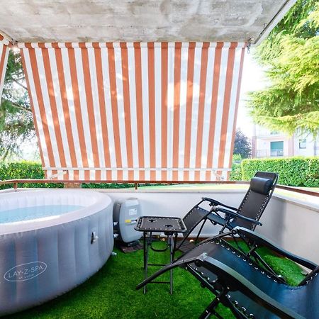 Wolf House - Peschiera Holiday - Jacuzzi Privata Peschiera del Garda Exterior photo