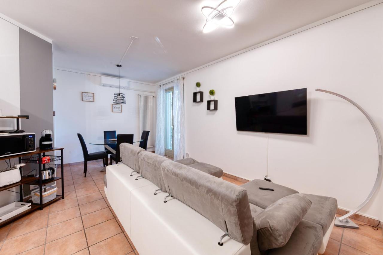 Wolf House - Peschiera Holiday - Jacuzzi Privata Peschiera del Garda Exterior photo