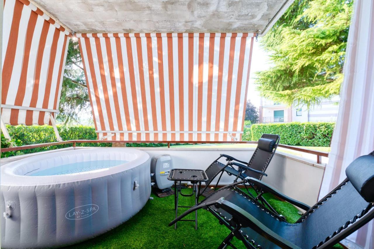 Wolf House - Peschiera Holiday - Jacuzzi Privata Peschiera del Garda Exterior photo